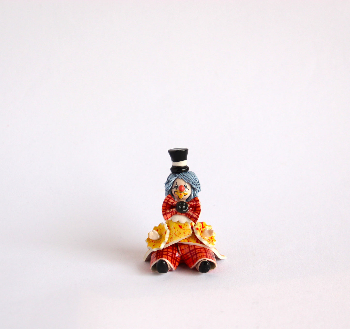 Red chekered clown
