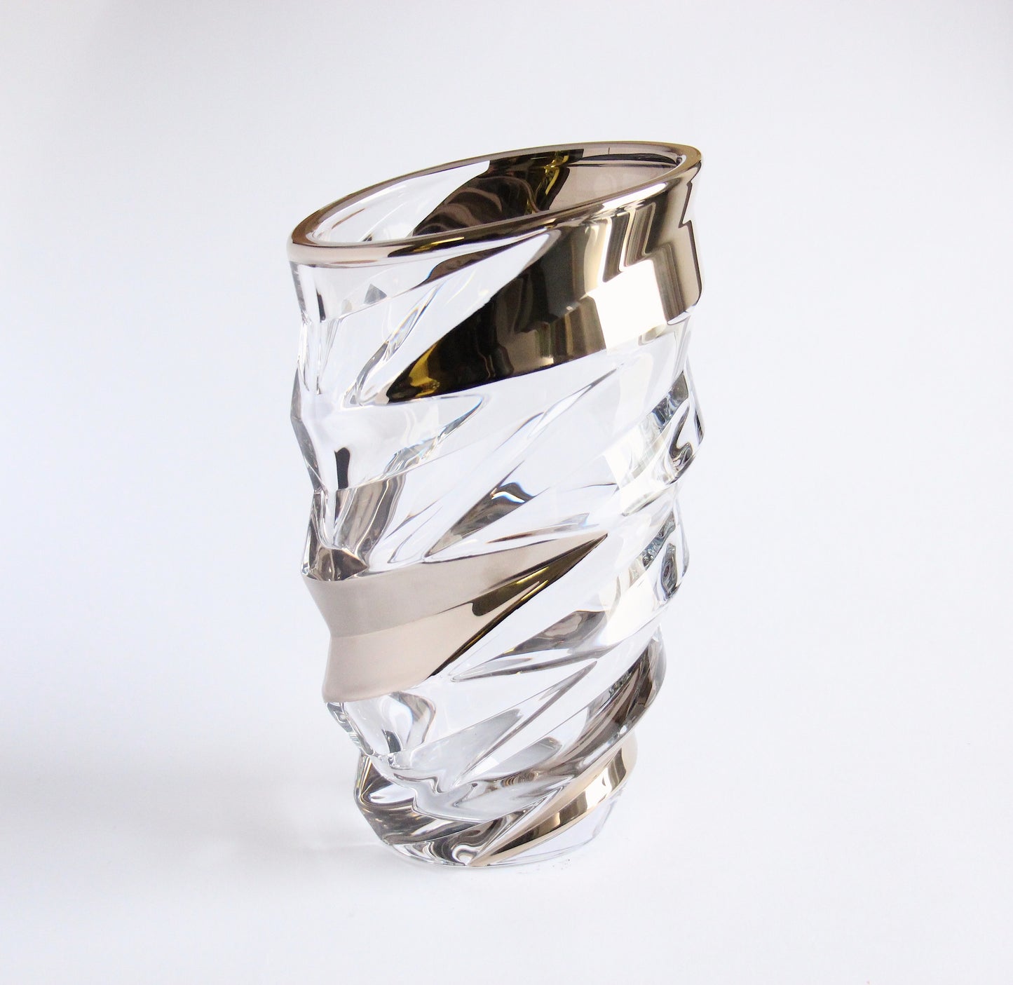 Crystal Vase - Dynamic