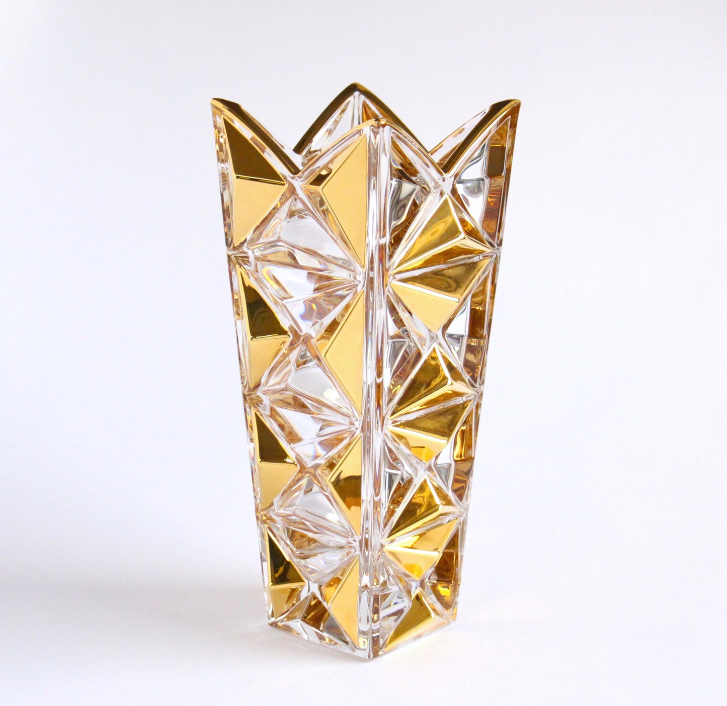 Crystal vase- pyramid