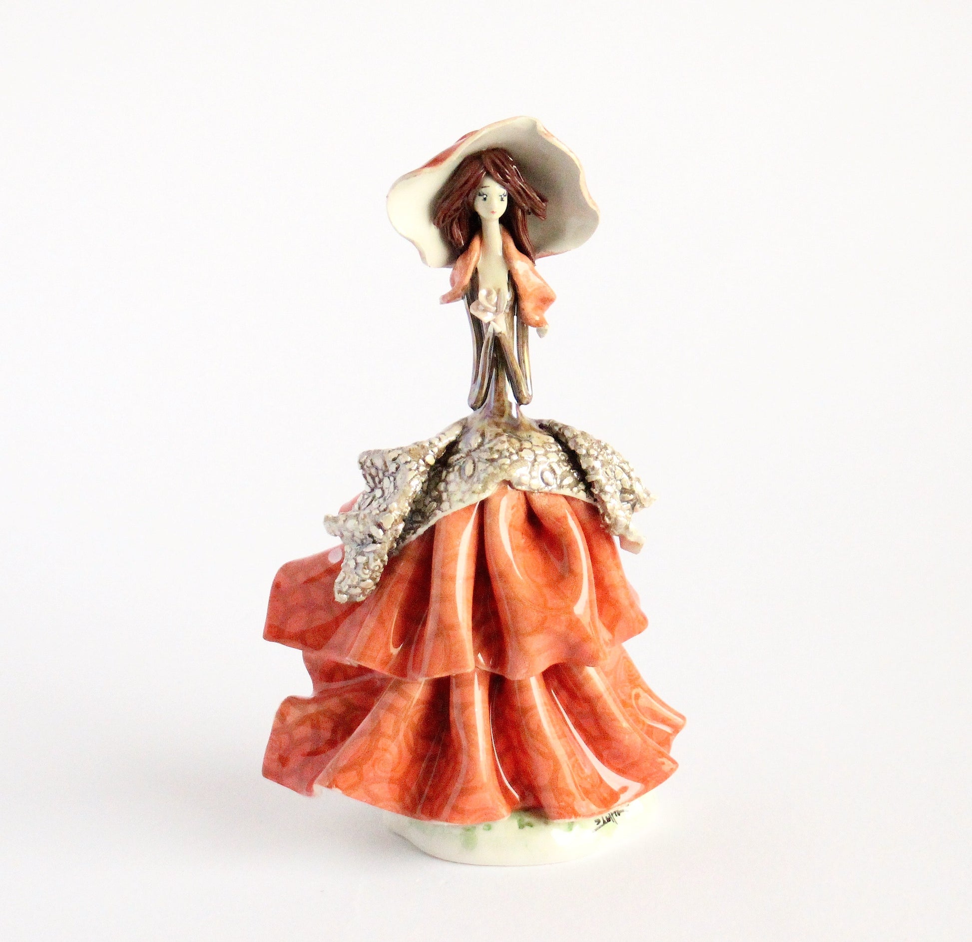 Lady with red/brown dress