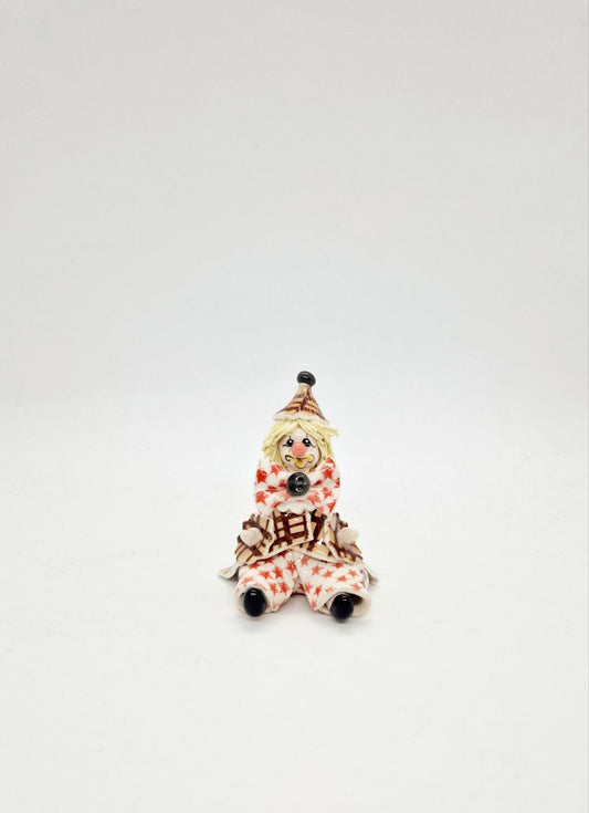 Sitting clown- stars