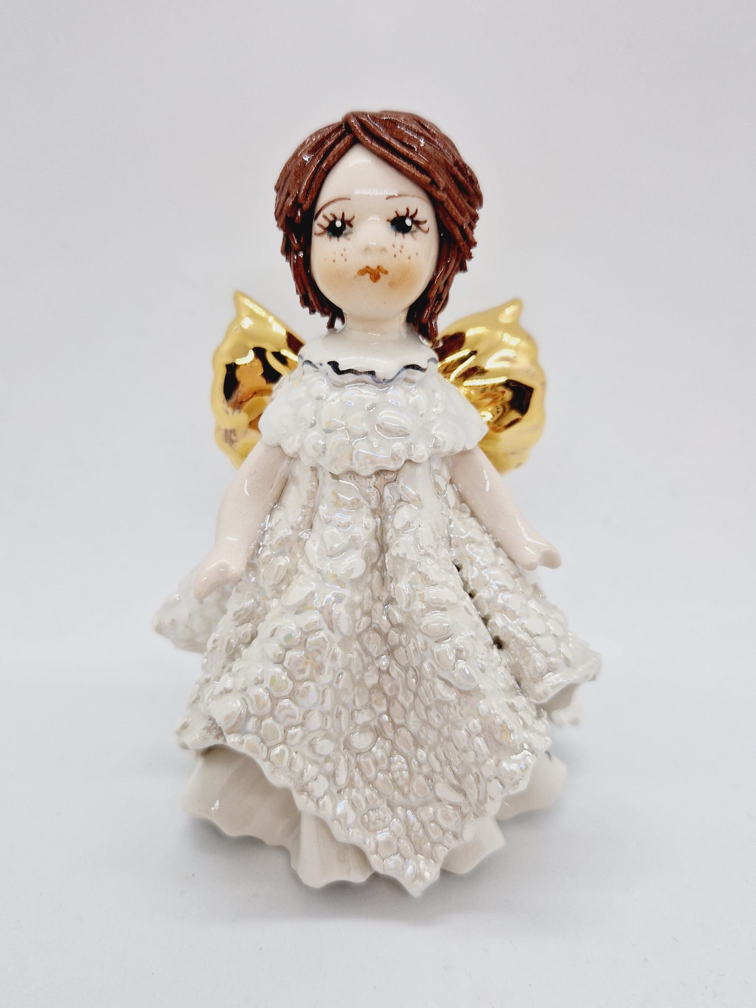 Angel wiith whte dress