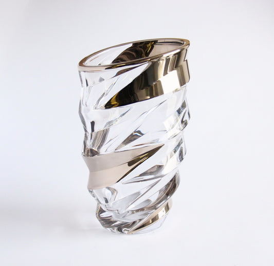 Crystal vase- Dynamic