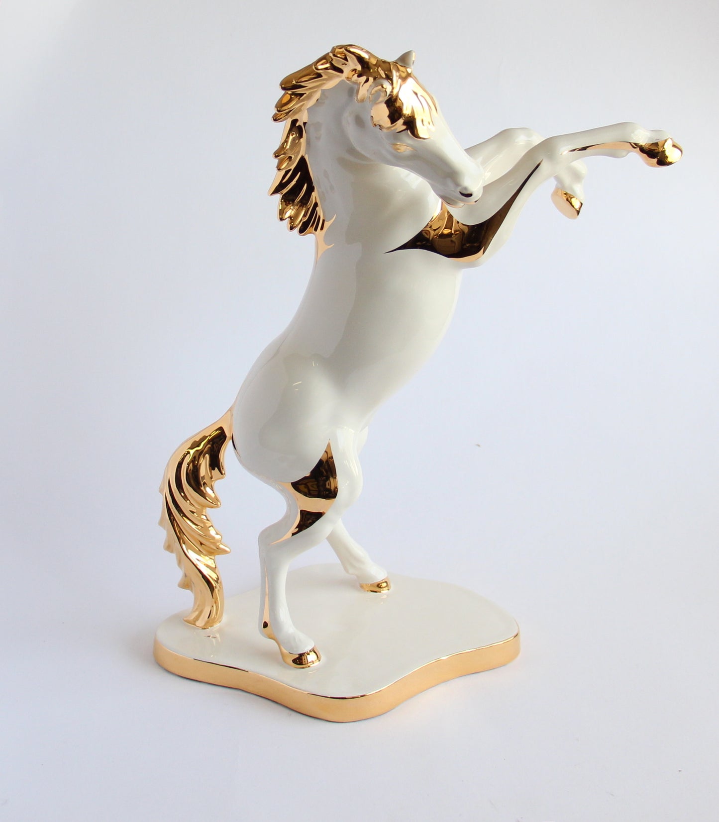 Porcelain Rampant horse