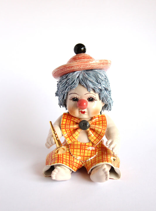 Clown with trumpet