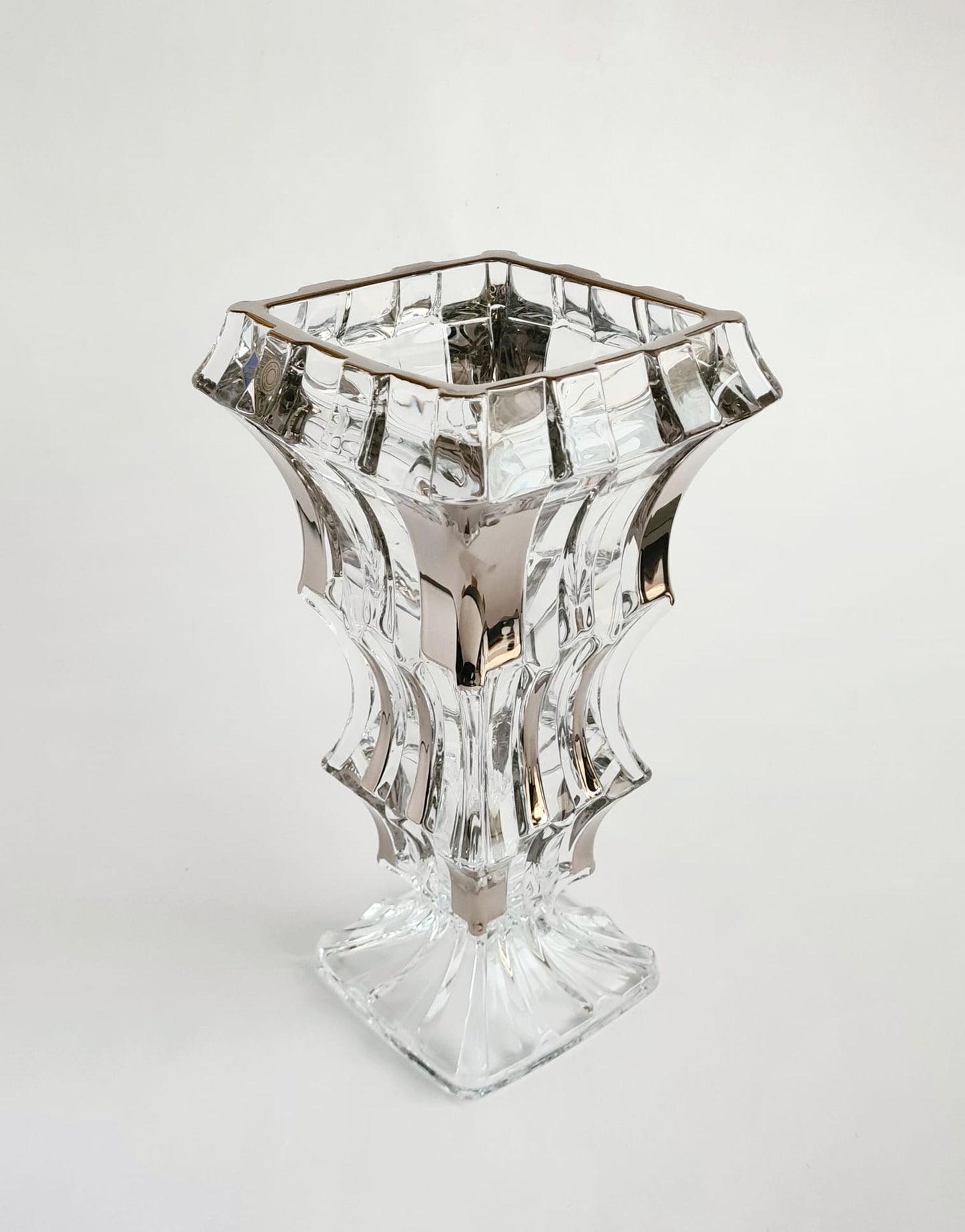 Crystal platinum vase- Cascade