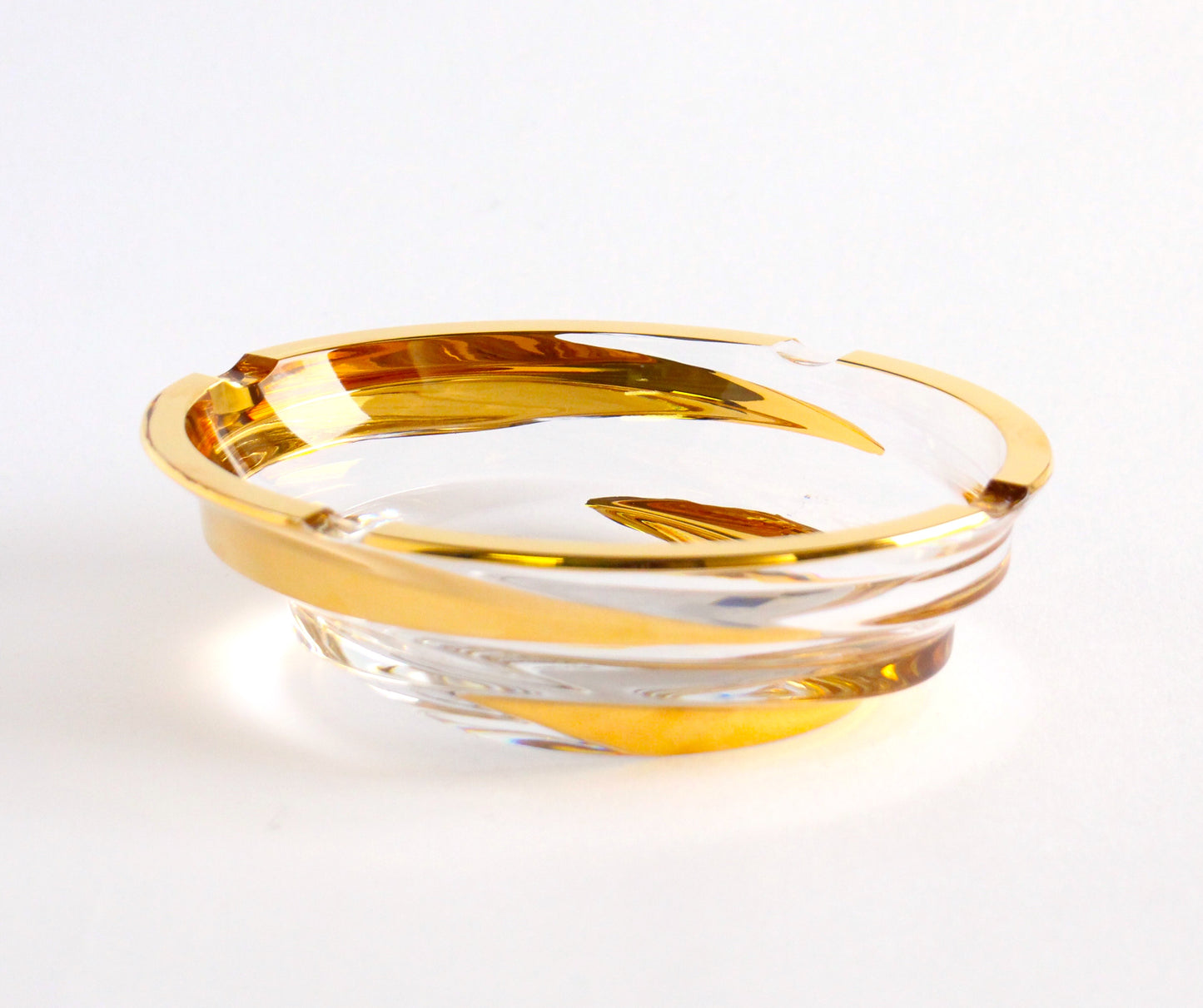 crystal ashtray- dynamic