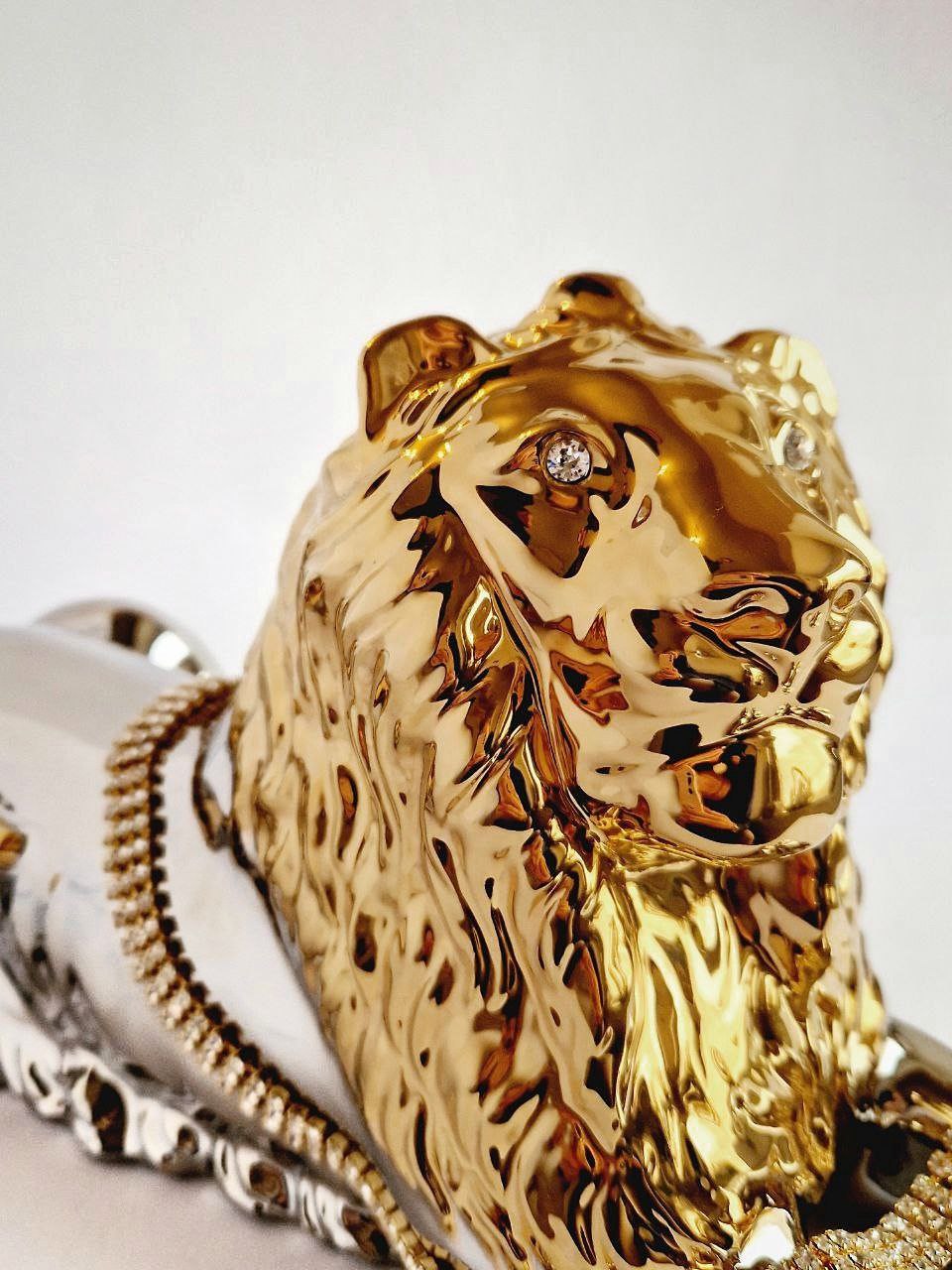 Gold platinum lion